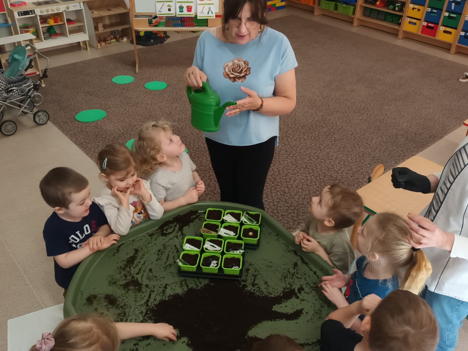 Zdjęcie: Sadzenie nasionek w grupie Smerfy